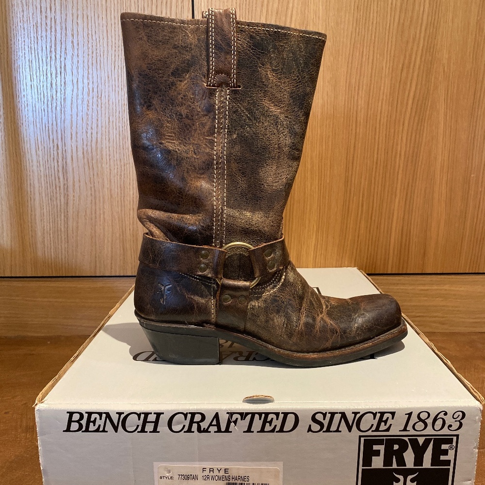 Women’s Frye harness boot, tan size 9